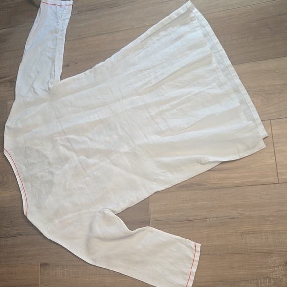 Tommy Bahama White Tunic with Floral Embroidery 100% Linen - Picture 4 of 6